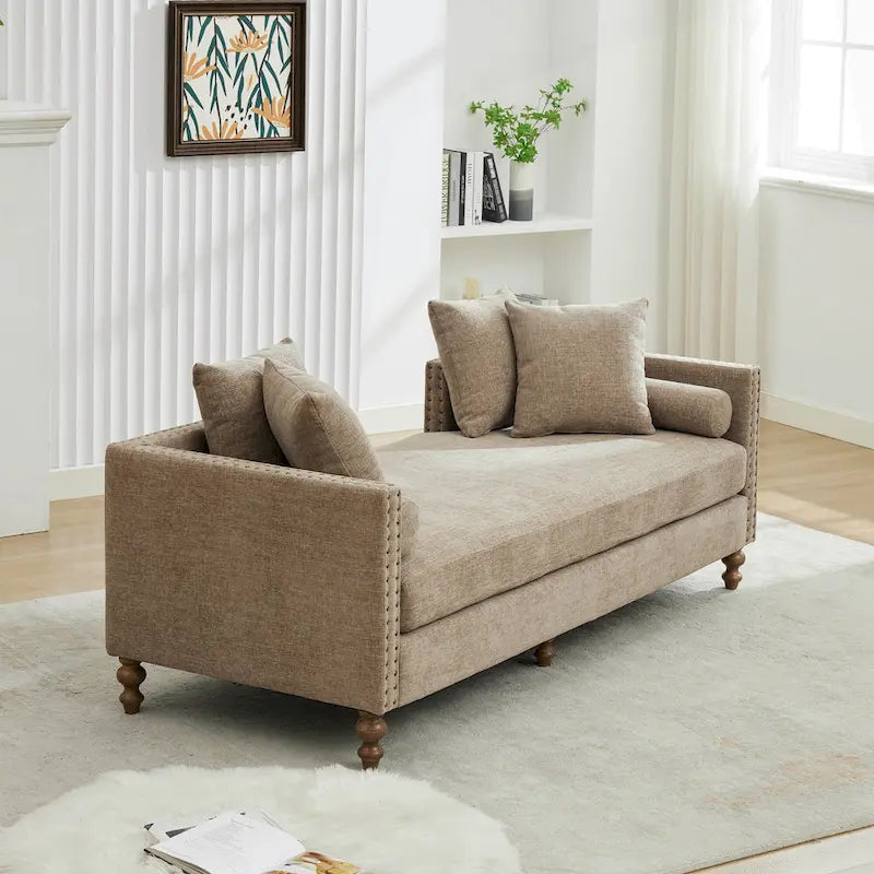 Gepolsterte Chaiselongue mit Chenillebezug und Nagelkopfbesatz