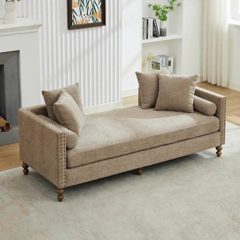 Gepolsterte Chaiselongue mit Chenillebezug und Nagelkopfbesatz