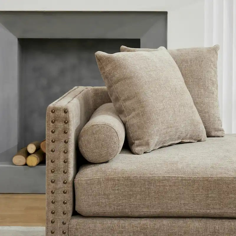 Gepolsterte Chaiselongue mit Chenillebezug und Nagelkopfbesatz