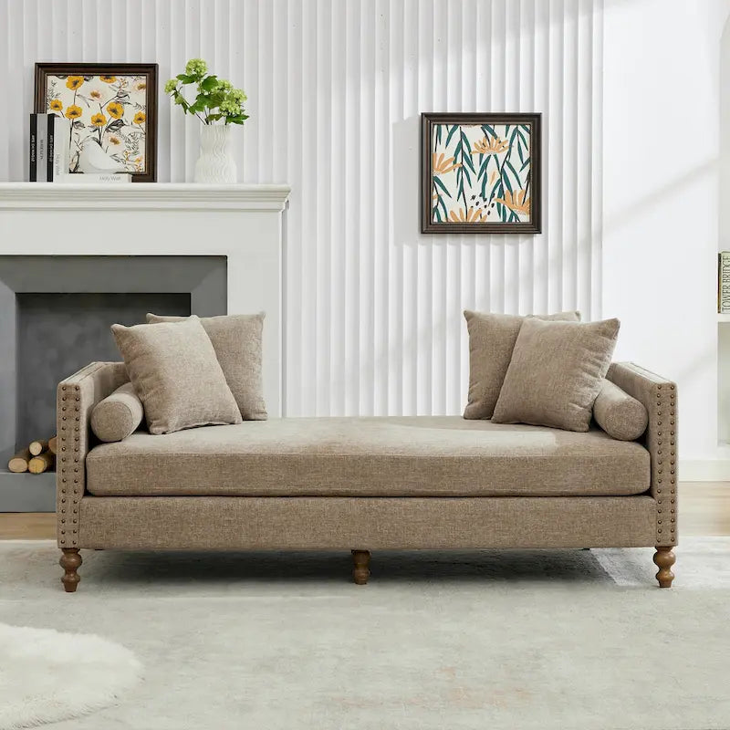 Gepolsterte Chaiselongue mit Chenillebezug und Nagelkopfbesatz