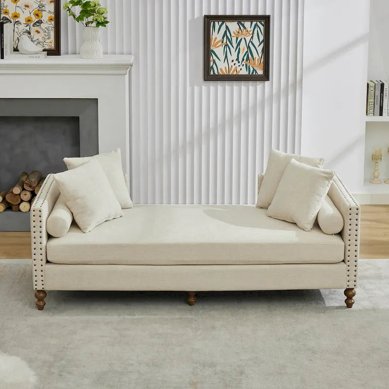 Gepolsterte Chaiselongue mit Chenillebezug und Nagelkopfbesatz