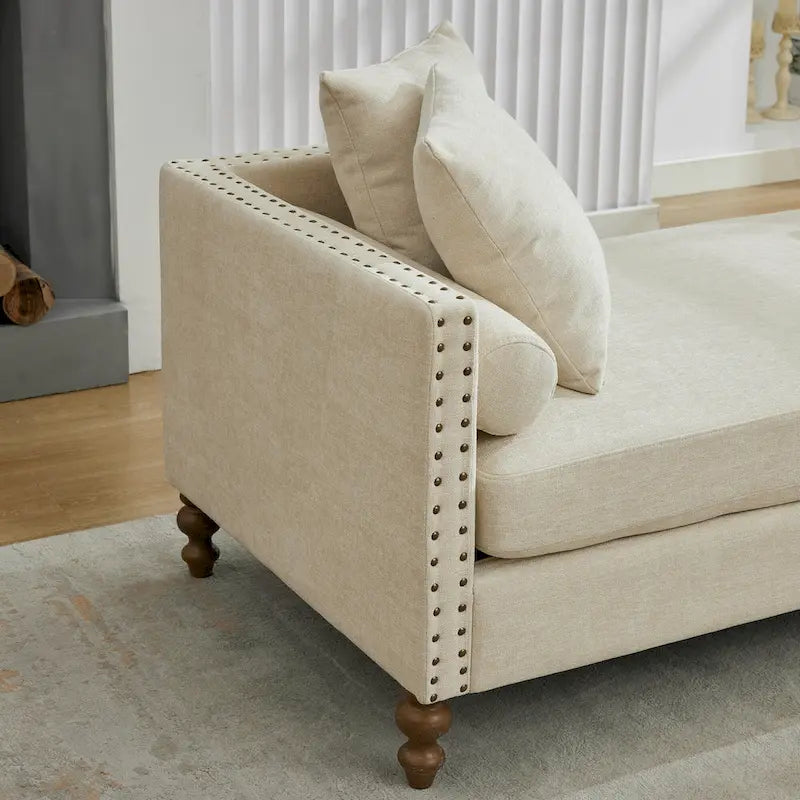 Gepolsterte Chaiselongue mit Chenillebezug und Nagelkopfbesatz